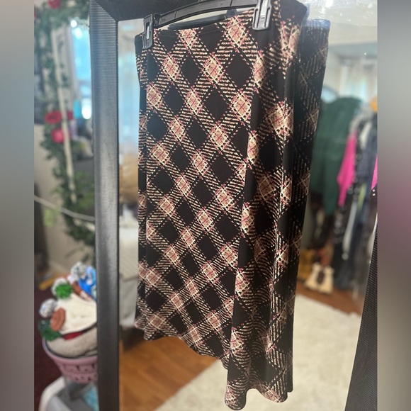 Fitted Pencil Skirt - Picture 2 of 3